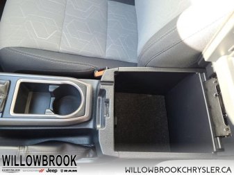 TOYOTA Tacoma TRD Off-Road  - Low Mileage 5TFCZ5AN4LX215046 123063