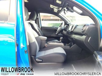 TOYOTA Tacoma TRD Off-Road  - Low Mileage 5TFCZ5AN4LX215046 123067