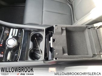 JEEP Grand Cherokee L Overland  - Low Mileage 1C4RJKDG7M8150959 124026