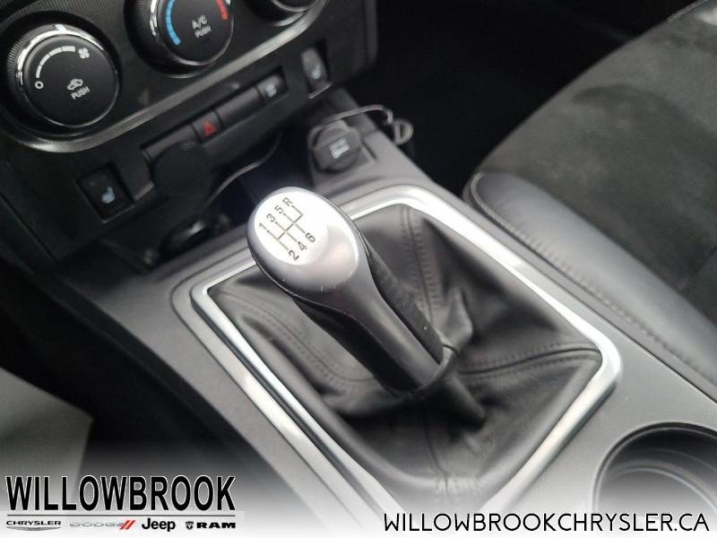 DODGE Challenger SRT8  - Low Mileage 2B3CJ7DW3AH159658 136598