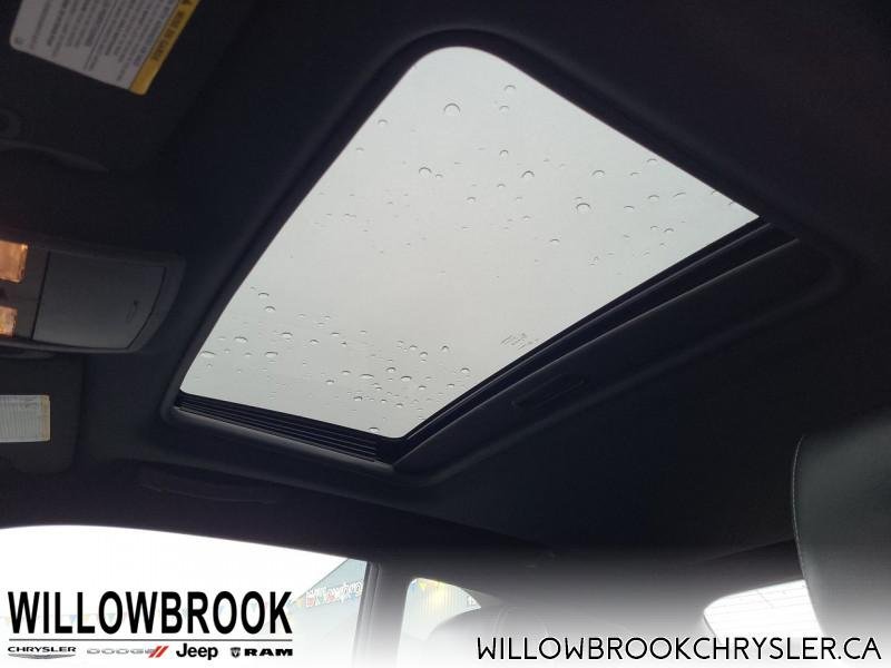 DODGE Challenger SRT8  - Low Mileage 2B3CJ7DW3AH159658 136600