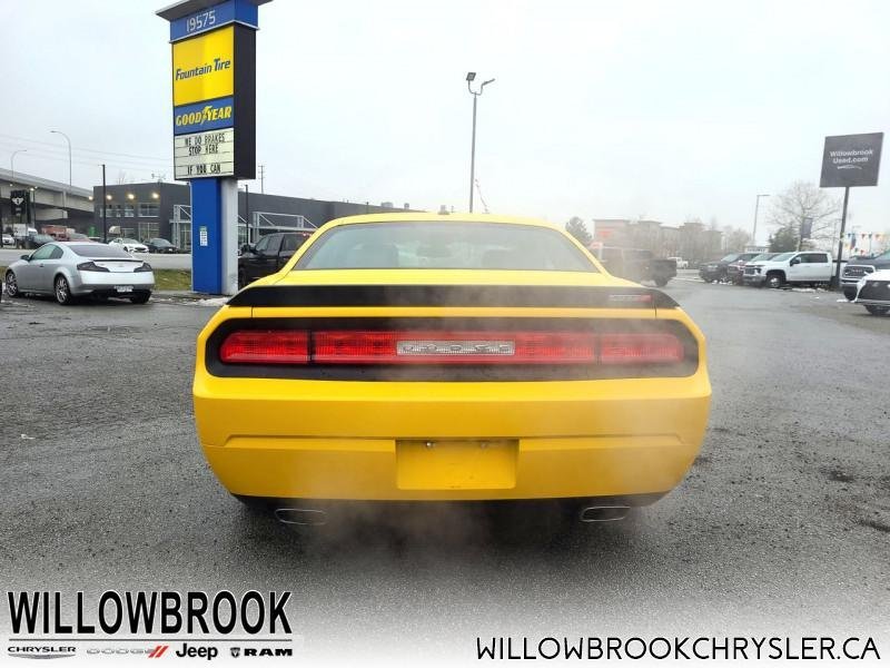 DODGE Challenger SRT8  - Low Mileage 2B3CJ7DW3AH159658 136602