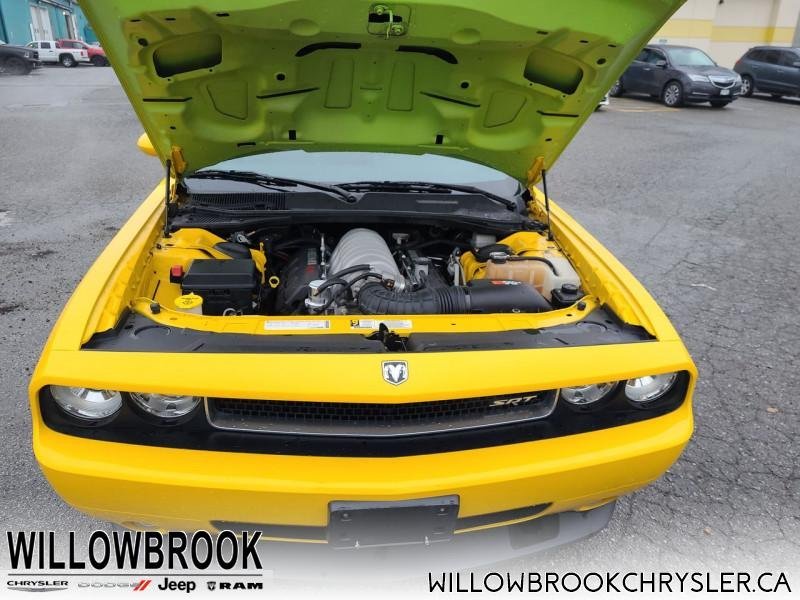 DODGE Challenger SRT8  - Low Mileage 2B3CJ7DW3AH159658 136605