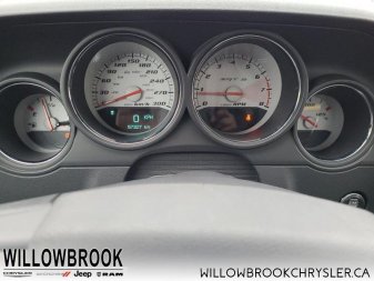 DODGE Challenger SRT8  - Low Mileage 2B3CJ7DW3AH159658 136594