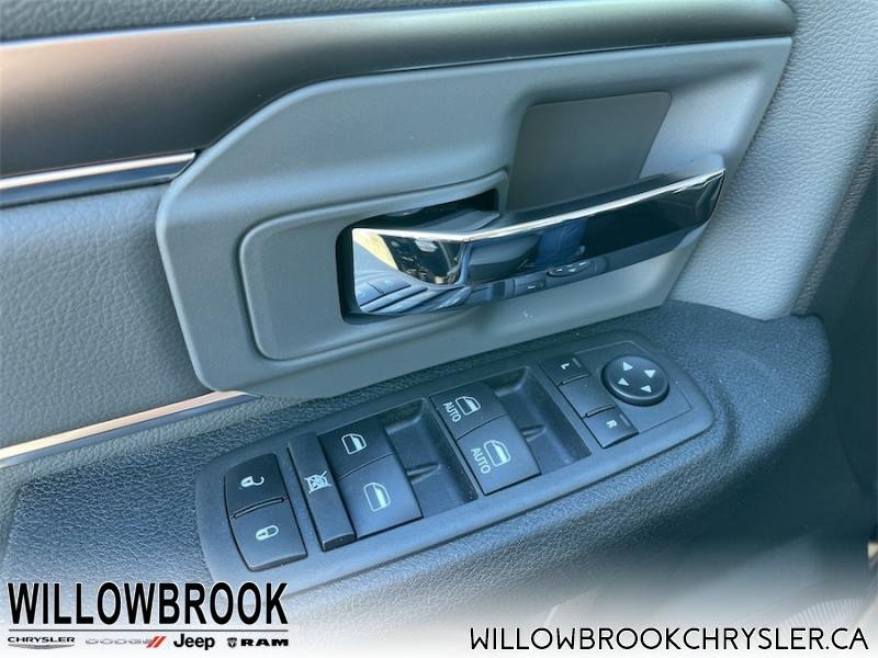 RAM 1500 Classic SLT 3C6RR7LT5NG188441 143704