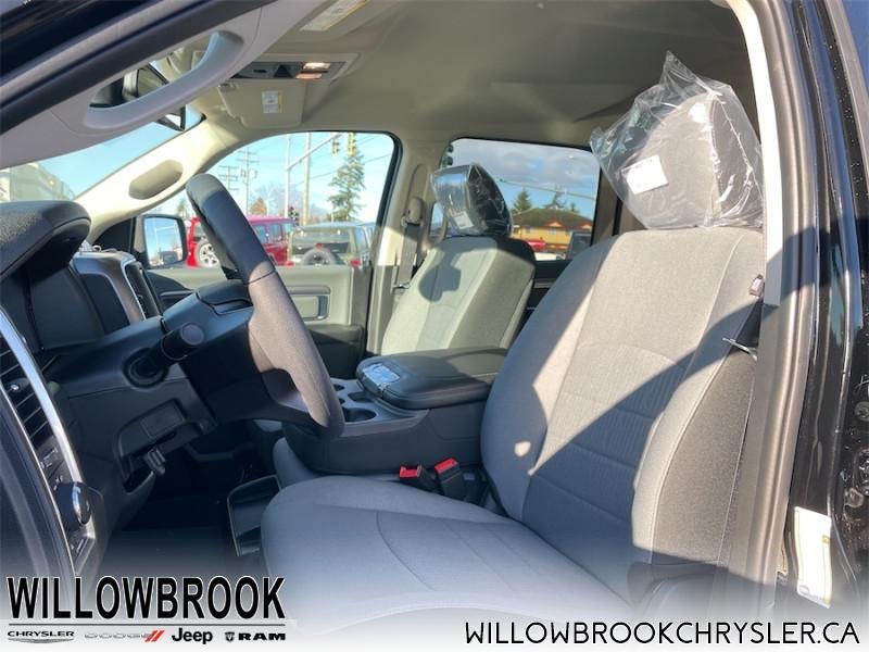 RAM 1500 Classic SLT 3C6RR7LT5NG188441 143705