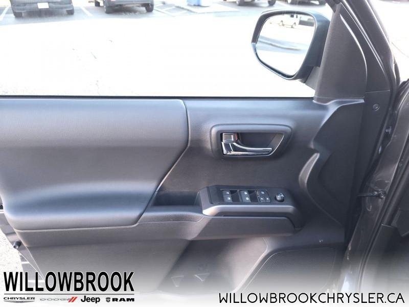 TOYOTA Tacoma TRD Off Road Package  - Low Mileage 3TYCZ5AN2NT056623 140579