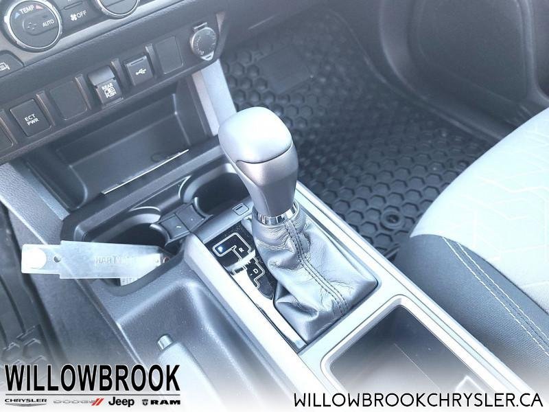 TOYOTA Tacoma TRD Off Road Package  - Low Mileage 3TYCZ5AN2NT056623 140586