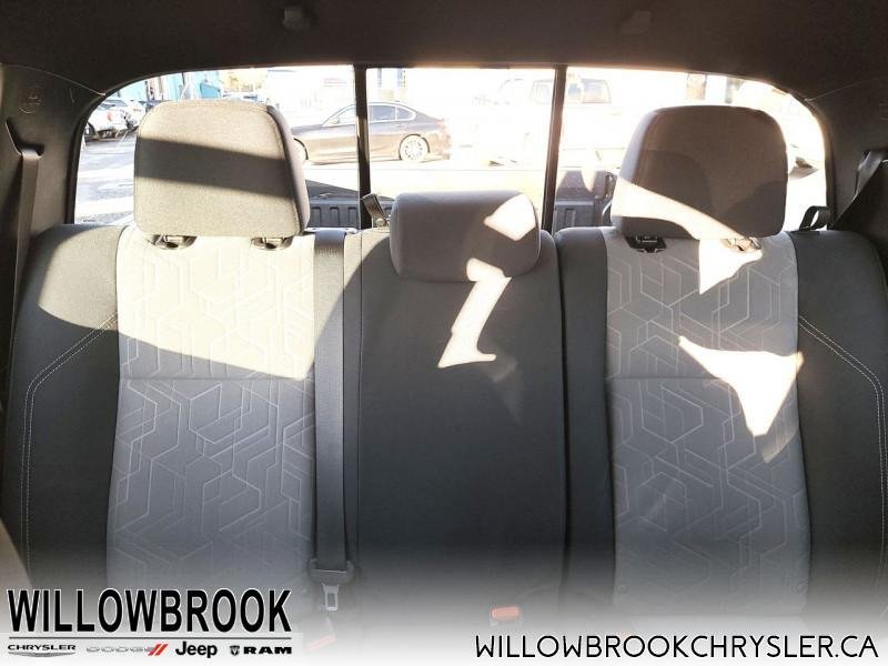 TOYOTA Tacoma TRD Off Road Package  - Low Mileage 3TYCZ5AN2NT056623 140588