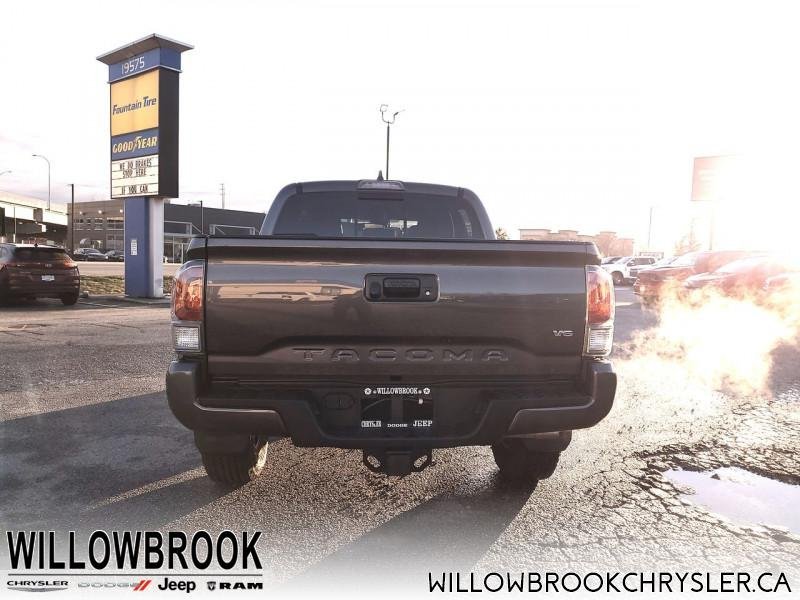 TOYOTA Tacoma TRD Off Road Package  - Low Mileage 3TYCZ5AN2NT056623 140589