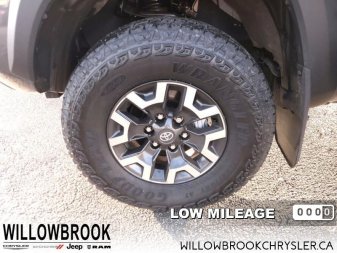 TOYOTA Tacoma TRD Off Road Package  - Low Mileage 3TYCZ5AN2NT056623 140576