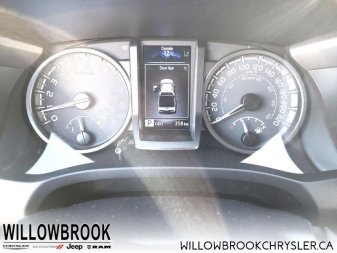 TOYOTA Tacoma TRD Off Road Package  - Low Mileage 3TYCZ5AN2NT056623 140581