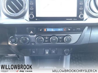 TOYOTA Tacoma TRD Off Road Package  - Low Mileage 3TYCZ5AN2NT056623 140585