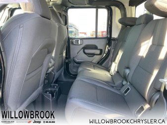 JEEP Gladiator Black Appearance Package 1C6HJTAG4ML545305 141601