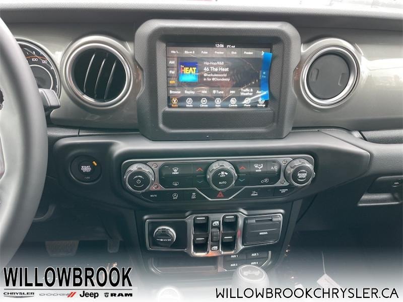 JEEP Wrangler Unlimited Sahara 1C4HJXEN2MW863379 142363