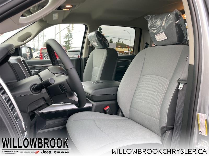 RAM 1500 Classic SLT 3C6RR7LG9NG177316 141842