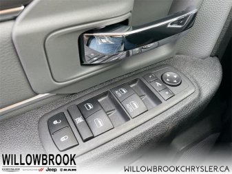 RAM 1500 Classic SLT 3C6RR7LG9NG177316 141841