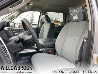 RAM 1500 Classic SLT 3C6RR7LG9NG177316 141842