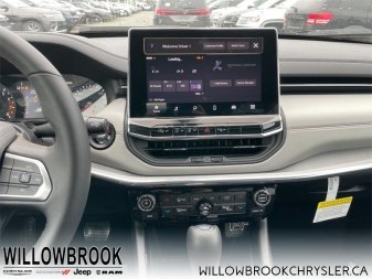 JEEP Compass Limited 3C4NJDCBXNT140901 142348