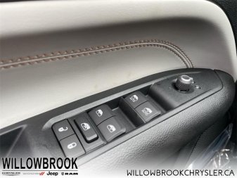 JEEP Compass Limited 3C4NJDCBXNT140901 142349