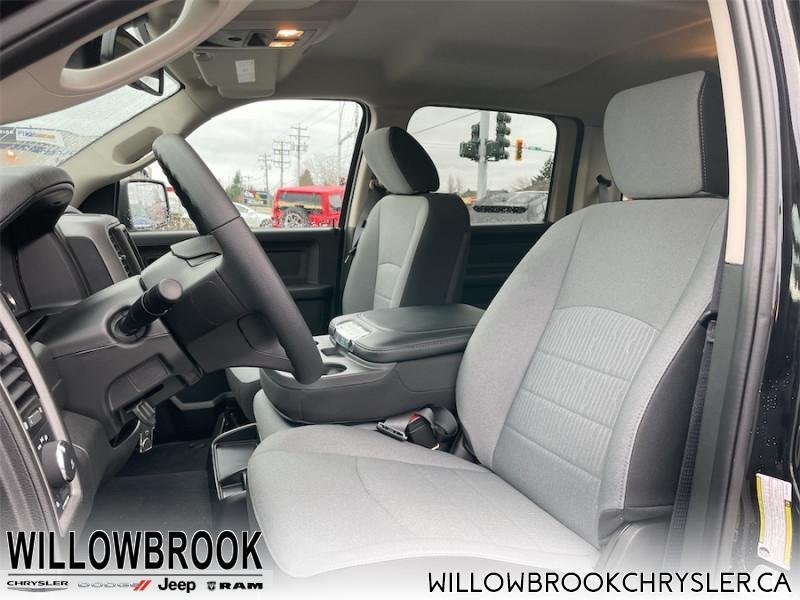 RAM 1500 Classic Tradesman 3C6RR7KG7NG174593 141813