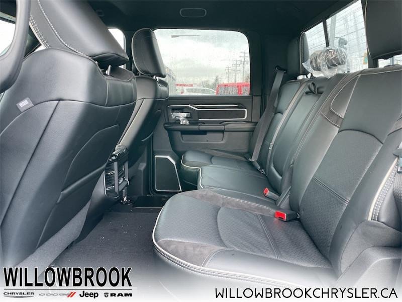 RAM 3500 Laramie 3C63R3ELXNG153728 142089