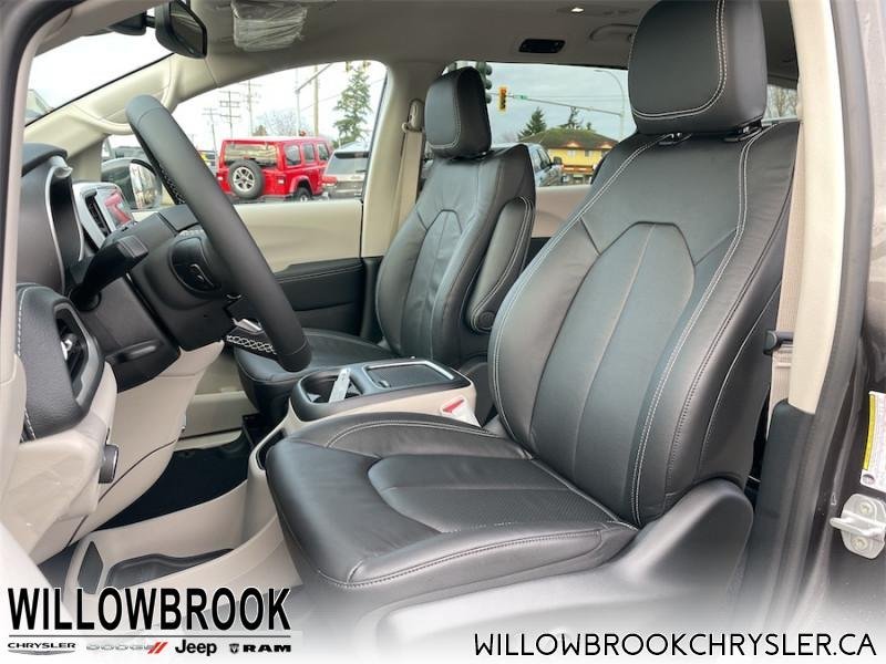 CHRYSLER Pacifica Hybrid Touring-L 2C4RC1L78NR108988 142060