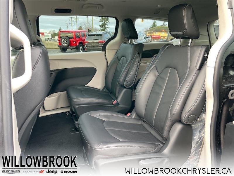 CHRYSLER Pacifica Hybrid Touring-L 2C4RC1L78NR108988 142061