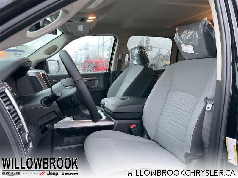 RAM 1500 Classic SLT 3C6RR7LG2NG188433 142031