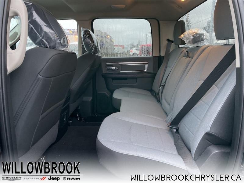 RAM 1500 Classic SLT 3C6RR7LG2NG188433 142032