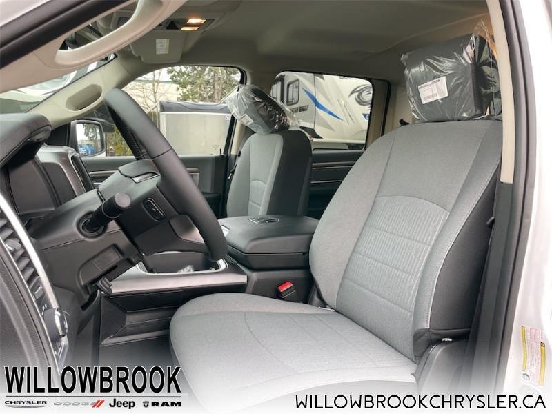 RAM 1500 Classic SLT 3C6RR7LG6NG188435 141826