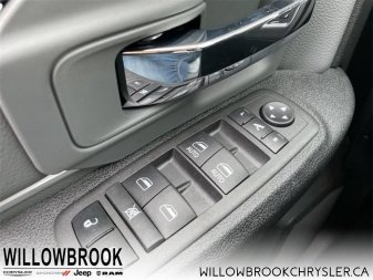 RAM 1500 Classic SLT 3C6RR7LG6NG188435 141825