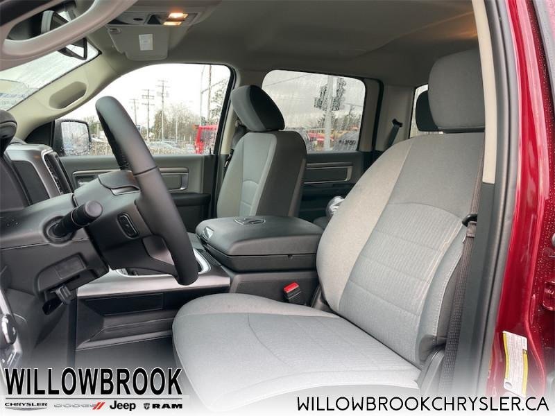 RAM 1500 Classic SLT 3C6RR7LT7NG188439 142074