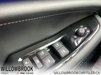 JEEP Grand Cherokee L Overland 1C4RJKDT5N8509353 142147