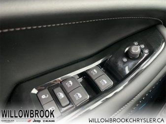 JEEP Grand Cherokee L Overland 1C4RJKDT9N8509243 142118