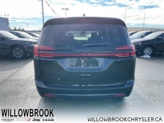 CHRYSLER Pacifica Touring-L 2C4RC1BG0NR113488 141952