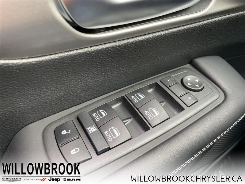 CHRYSLER Pacifica Limited 2C4RC3GG4NR119654 143811