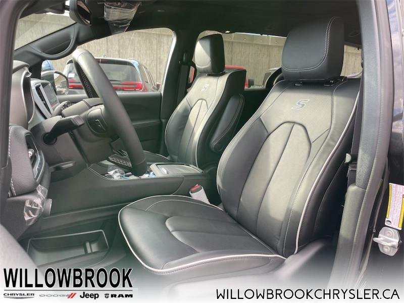 CHRYSLER Pacifica Limited 2C4RC3GG4NR119654 143812