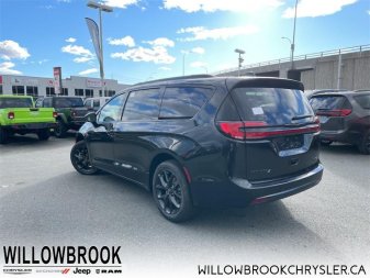 CHRYSLER Pacifica Limited 2C4RC3GG4NR119654 143805