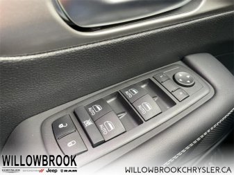 CHRYSLER Pacifica Limited 2C4RC3GG4NR119654 143811