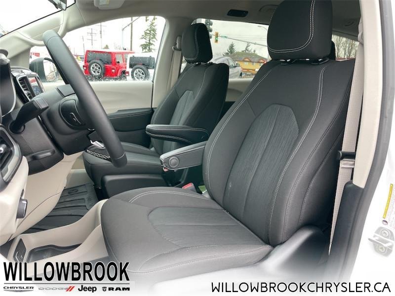 CHRYSLER Grand Caravan SXT 2C4RC1ZG0MR517220 141128