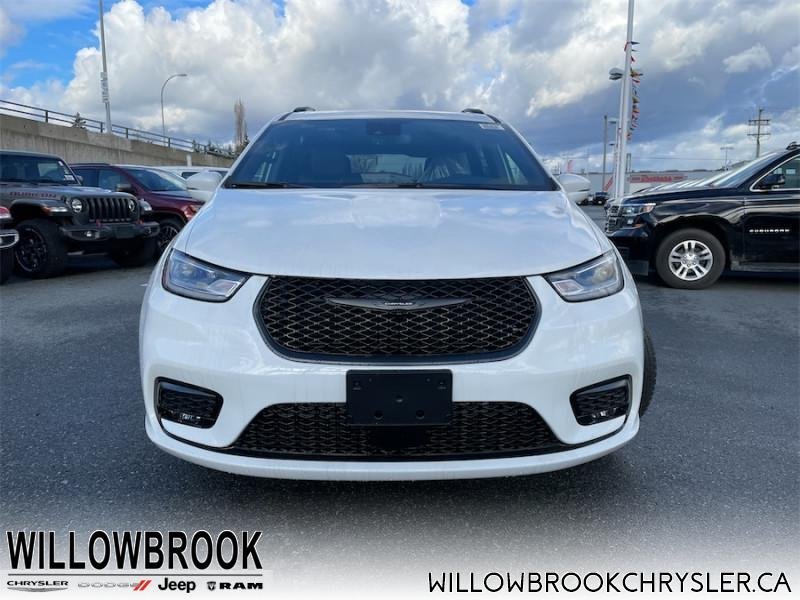 CHRYSLER Pacifica Touring-L 2C4RC1BG2NR110057 143850