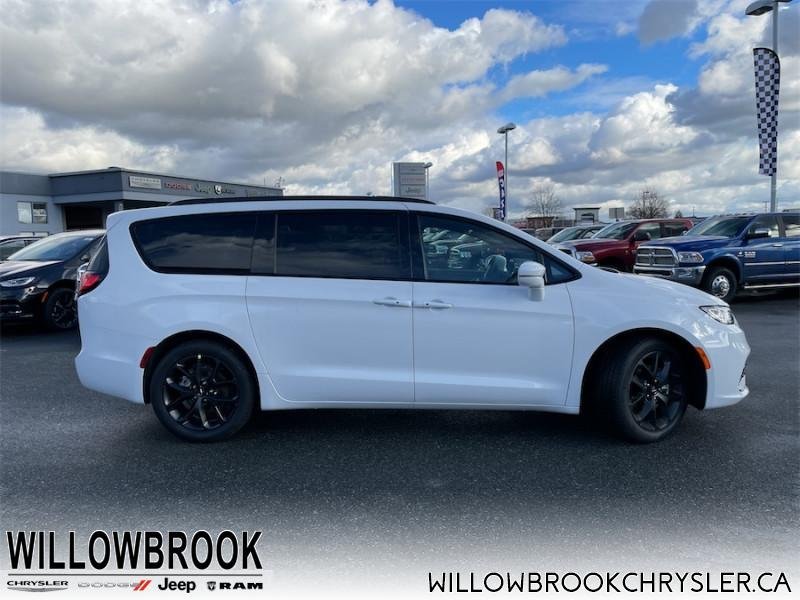 CHRYSLER Pacifica Touring-L 2C4RC1BG2NR110057 143851