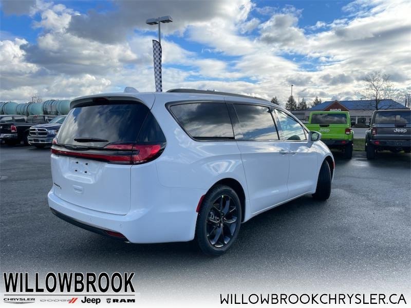 CHRYSLER Pacifica Touring-L 2C4RC1BG2NR110057 143852