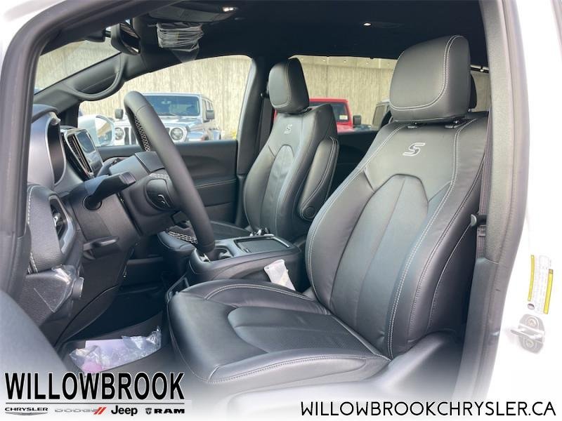 CHRYSLER Pacifica Touring-L 2C4RC1BG2NR110057 143861