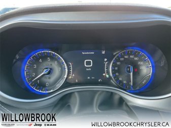 CHRYSLER Pacifica Touring-L 2C4RC1BG2NR110057 143858