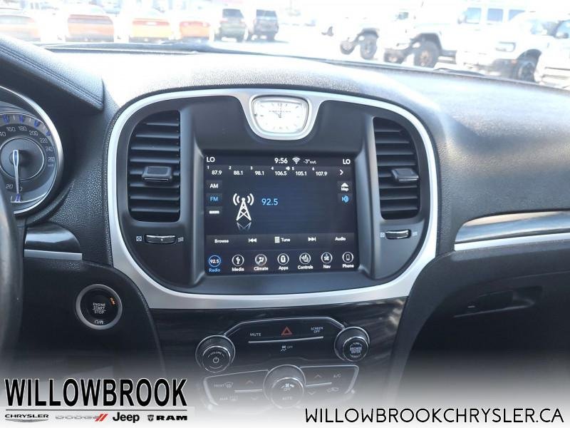 CHRYSLER 300  2C3CCAAG8KH666242 145076