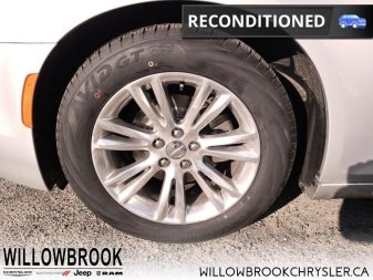 CHRYSLER 300  2C3CCAAG8KH666242 145070