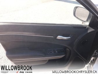 CHRYSLER 300  2C3CCAAG8KH666242 145073