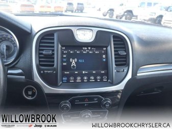 CHRYSLER 300  2C3CCAAG8KH666242 145076